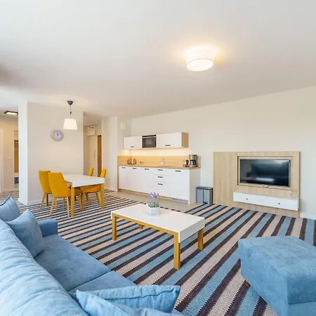 Bel Mare With Balcony By Renters מידזיזדרויה