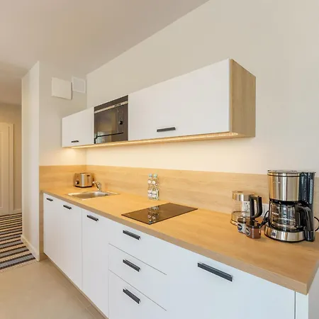 Bel Mare With Balcony By Renters מידזיזדרויה